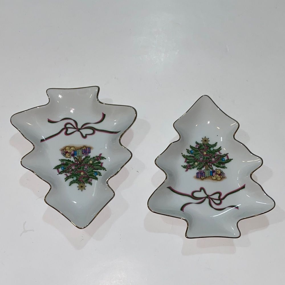 Russ Fine Porcelain Russ White and Green Holiday Decor Tree Plates Pair